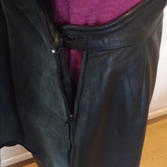 Emanuel Ungaro Leather Skirt size 10 - Picture 6 of 8